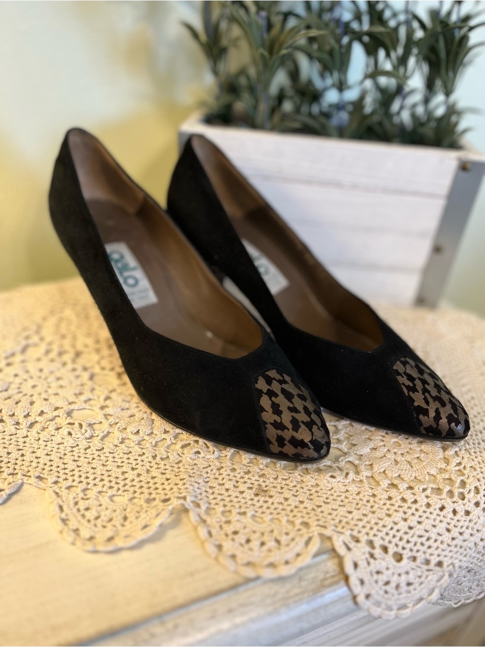 Galo Vtg Black Suede Heels with Houndstooth Toes & Heels Size 36 1/2 (US 6 1/2)